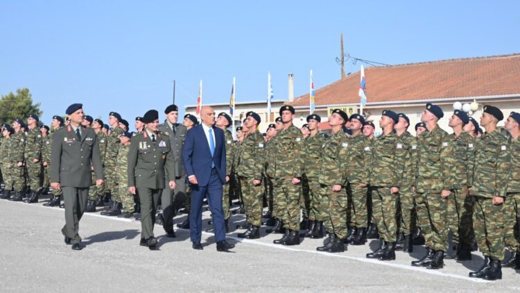 Στην ορκωμοσία των νεοσυλλέκτων στρατιωτών της 2024 Ε’ ΕΣΣΟ…Ο ΥΕΘΑ