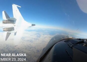 Το “ξύσιμο” του Ρωσικού Su-35 που …Κοψοχόλιασε τον Αμερικανό Χειριστή του F-16 (video)