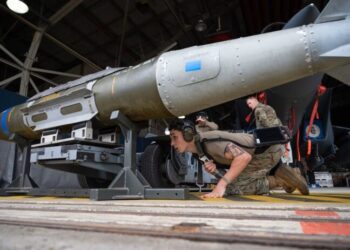 Οι Ρώσοι χτύπησαν με κατευθυνόμενες βόμβες το   Χάρκοβο!!