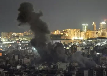 Ισραήλ: Ολονύχτιες επιδρομές στα προάστια της Βηρητού – Πυραυλικές επιθέσεις από Χεζμπολάχ