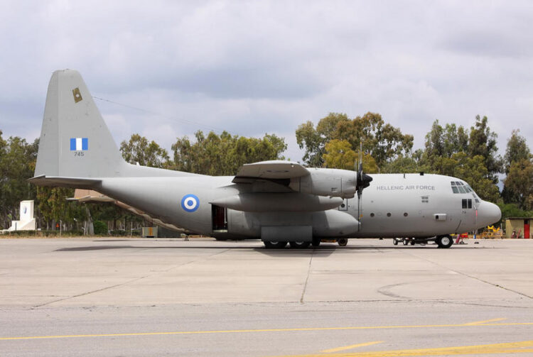 Έφτασε Κύπρο το C-130 της Ελληνικής Πολεμικής Αεροπορίας – Μετέφερε 60 Έλληνες και Κύπριους