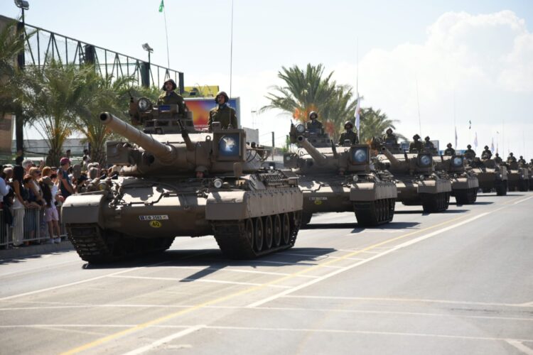 Κύπρος: Εντυπωσιακές εικόνες από τη στρατιωτική παρέλαση της 1ης Οκτωβρίου (vid)