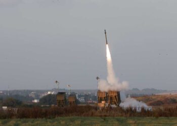 Financial Times: Κίνδυνος να μείνει από πυρομαχικά η αεράμυνα του Ισραήλ