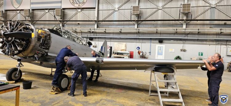 Επαναφορά σε Πτήσιμη Κατάσταση Αεροσκάφους T-6 HARVARD της ΠΑ (video)