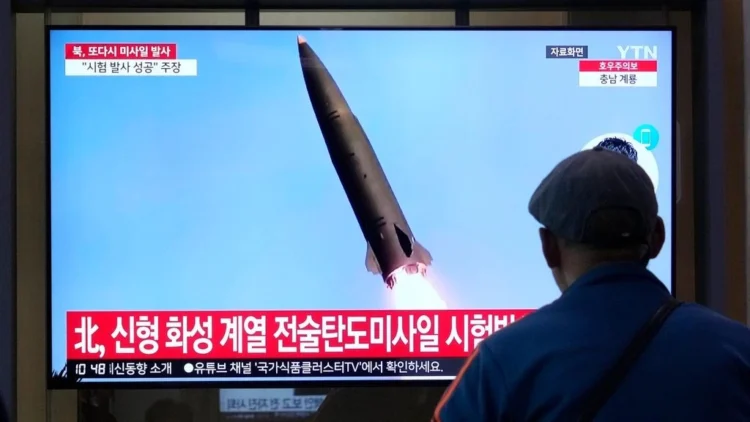 Βόρεια Κορέα: Εκτόξευση νέου βαλλιστικού πυραύλου
