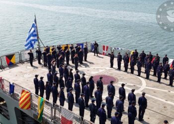 Tο μετάλλιο “EUNAVFOR ASPIDES” στο πλήρωμα της φρεγάτας ΣΠΕΤΣΑΙ
