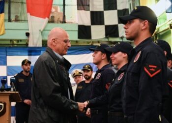 Tελετή Παράδοσης – Παραλαβής της εν πλω Διοίκησης της Ευρωπαϊκής Επιχείρησης «ΑΣΠΙΔΕΣ» στον Έλληνα Αρχιπλοίαρχο Κωνσταντίνο Πιτυκάκη