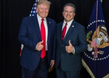 Ομογενής από την Πάτμο τρέχει  για το Κογκρέσο …Με την στήριξη του Τράμπ