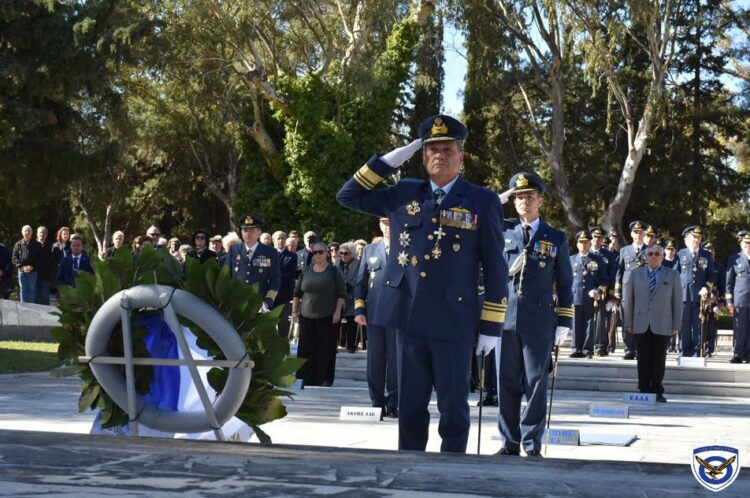 Επιμνημόσυνη Δέηση στο Μνημείο Πεσόντων Αεροπόρων στην Αεροπορική Βάση Δεκέλειας