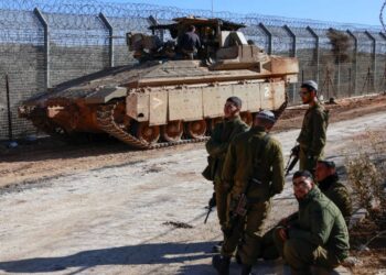 Ο ισραηλινός στρατός προελαύνει στο συριακό έδαφος