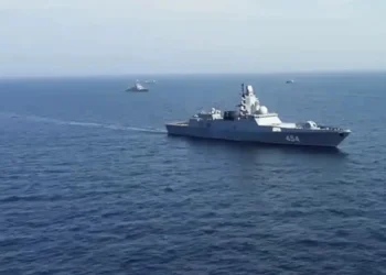 Ρωσικό πολεμικό έριξε προειδοποιητικά πυρά κατά γερμανικού στρατιωτικού ελικοπτέρου