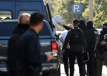 Ποινική δίωξη για  κακουργήματα και  πλημμελήματα για τους οκτώ Τούρκους