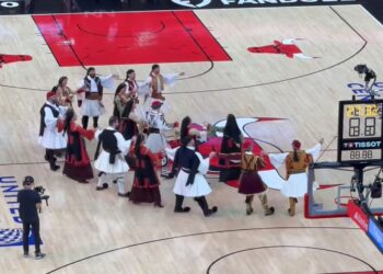 Με παραδοσιακούς ελληνικούς χορούς τίμησαν…Τη Βραδιά Ελληνικής Κληρονομιάς στο Σικάγο