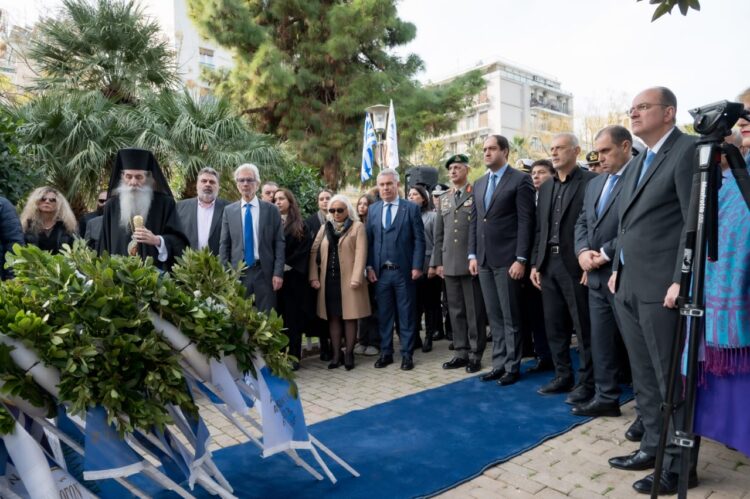Eπιμνημόσυνη δέηση για τον Αντιναύαρχο Παναγιώτη Βλαχάκο ΠΝ στον Πειραιά, παρουσία ΥΦΕΘΑ Κεφαλογιάννη