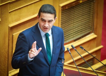 Μιχάλης Κατρίνης: «Τοπίο στην ομίχλη»  με το «λουκέτο» σε 137 στρατόπεδα