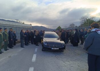 Με το Χριστός Ανέστη και Τιμές απο …Άγημα 8ης Μηχανοποιημένης Ταξιαρχίας ο αποχαιρετισμός του Αναστασίου