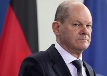 Σολτς: «Κανένας δεν μπορεί να υπαγορεύσει όρους στην Ουκρανία»