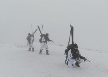 Εντυπωσιακές εικόνες από την χειμερινή Εκπαίδευση της Στρατιωτικής Σχολής Ευελπίδων στο ΚΕΟΑΧ (vid)
