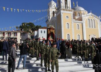 Με λαμπρότητα, κατάνυξη και την παρουσία χιλιάδων πιστών εόρτασε η Καλαμάτα την πολιούχο της «Παναγία Υπαπαντή»,
