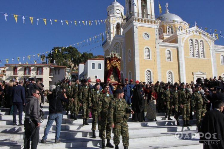 Με λαμπρότητα, κατάνυξη και την παρουσία χιλιάδων πιστών εόρτασε η Καλαμάτα την πολιούχο της «Παναγία Υπαπαντή»,