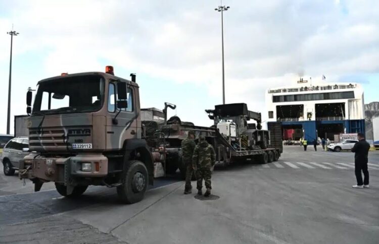 Έστειλαν και Στρατό στην Σαντορίνη…Ξέρουν κάτι ή το κάνουν για εντυπωσιασμό;