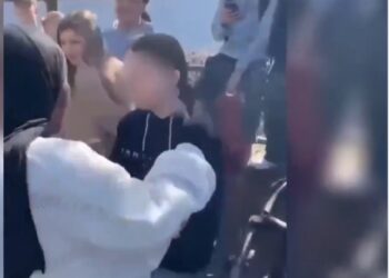 Μουσουλμάνες ξυλοκοπούν αλύπητα Βελγίδα μαθήτρια…Σε σχολείο!