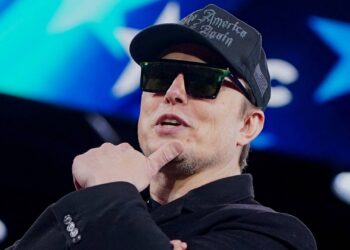 Υπέρ της αποχώρησης των ΗΠΑ από το ΝΑΤΟ και τον ΟΗΕ ο Μασκ