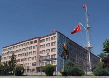 ΥΠΑΜ Τουρκίας: Εξετάζουμε το ενδεχόμενο αποστολής στρατού στην Ουκρανία