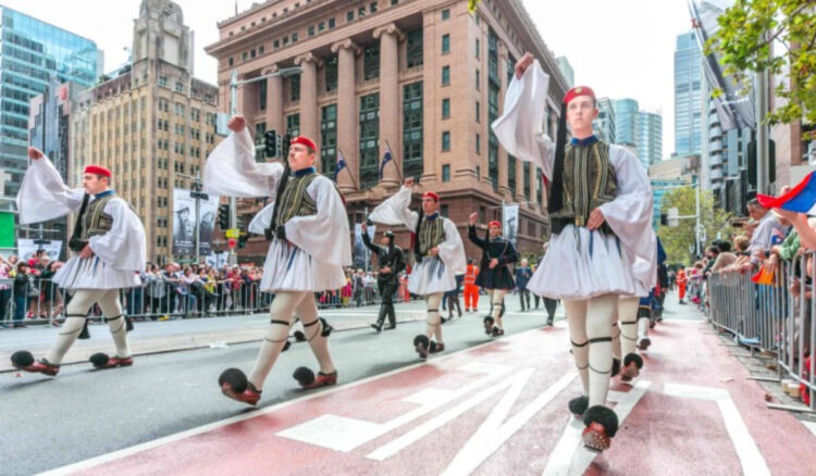 Άγημα 14 Ευζώνων θα χτυπήσουν με τα τσαρούχια τους ..Να ακούσουν οι νεκροί του Σίδνεϊ!!