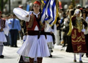 H Kύπρος τιμά με λαμπρότητα την επέτειο της 25ης Μαρτίου, με πανηγυρικές δοξολογίες και παρελάσεις σε όλες τις πόλεις.