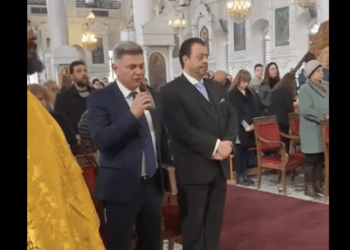 Ψέλνουν το πιστεύω στη Συρία περικυκλωμένοι από τζιχαντιστές(vid)