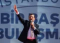 Συγκρούσεις φοιτητών και αστυνομίας στο Πανεπιστήμιο της Κωνσταντινούπολης – Η αντιπολίτευση καλεί σε πανεθνικές διαδηλώσεις