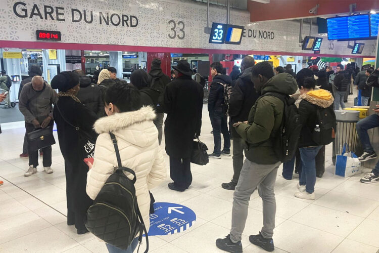 Γαλλία: 200 κιλά εκρηκτικά έχει η βόμβα του Β’ Παγκοσμίου που έχει παγώσει τις συγκοινωνίες στο βόρειο Παρίσι