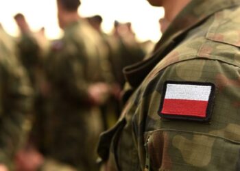 Πολωνία: Εξετάζεται η στρατιωτική εκπαίδευση για όλους τους άνδρες