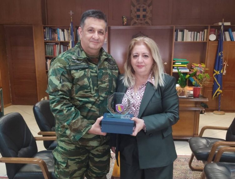 Επίσκεψη του νέου Διοικητή της ΣΜΥ στην Αντιπεριφεριάρχη Τρικάλων