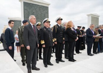 Παρουσία ΥΦΕΘΑ Δαβάκη στην επιμνημόσυνη δέηση για την «Ημέρα ANZAC» στο Πολεμικό Κοιμητήριο Φαλήρου