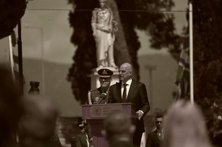 Οργή των Μεσολογγιτών για το «αμόρφωτοι» στην ομιλία Δένδια στον “Κήπο των Ηρώων”