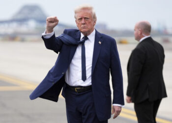 To τερμάτισε ο Τράμπ…Περνάω απο παντού δωρεάν