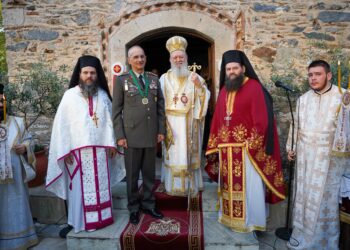 Απονομή του Σταυρού του Αγίου Γεωργίου στον Α/ΓΕΕΘΑ