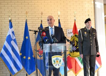 Πέφτουν τα αστέρια σαν βροχή σε πολίτες … στο Άμυνας !