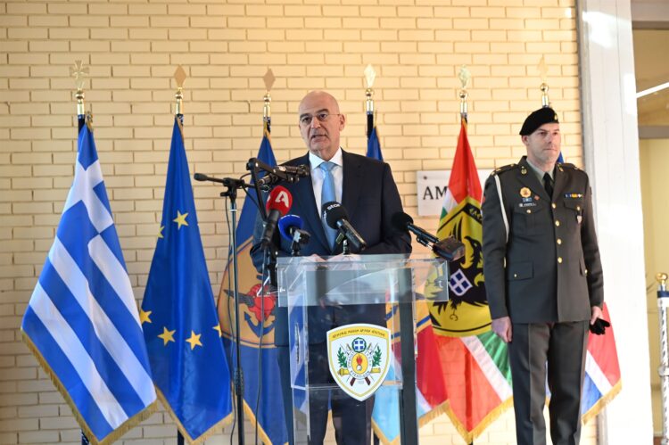 Πέφτουν τα αστέρια σαν βροχή σε πολίτες … στο Άμυνας !