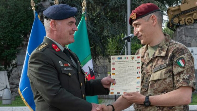 Ο Σχης (ΠΖ) Μπλάγας Ιωάννης, αναλαμβάνει καθήκοντα Διευθυντή του Στρατιωτικού Γραφείου ΥΦΕΘΑ Αθανάσιου Δαβάκη.