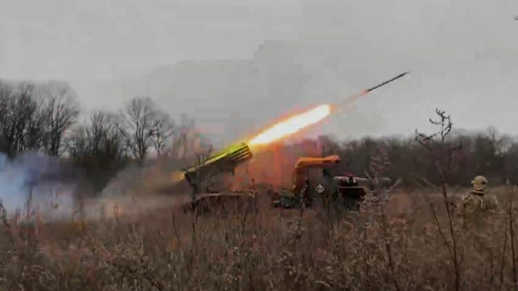 Ουκρανική επίθεση με drones και πυραύλους πλήττει την Κουρσκ