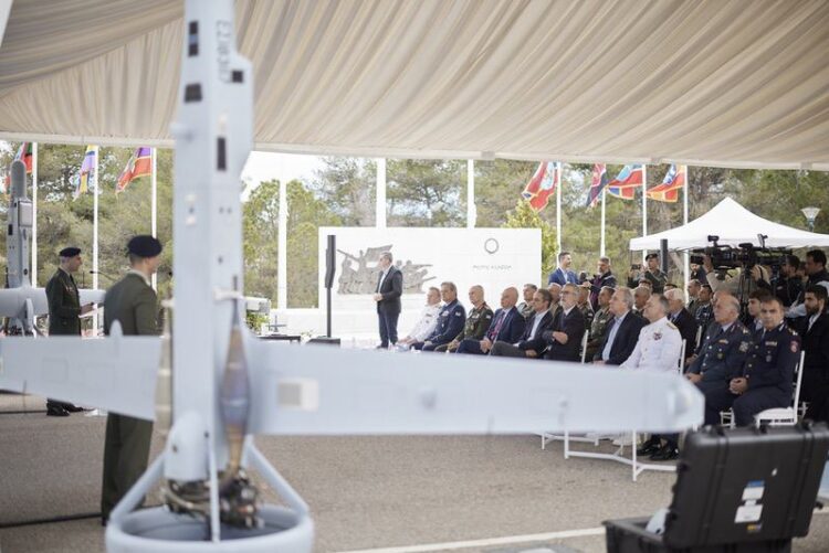 Παρουσία Δένδια και Μητσοτάκη η τελετή ένταξης των drones V-BAT στην ΑΣΔΕΝ