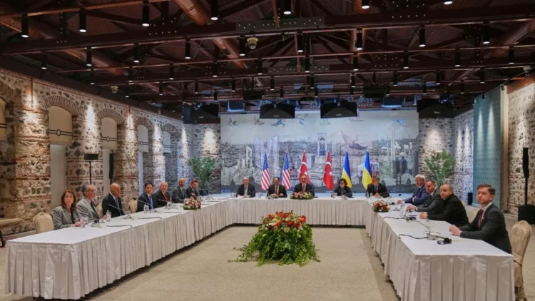 Το Κίεβο ζητά διάσκεψη κορυφής Πούτιν – Ζελένσκι: Συμφωνία για ανταλλαγή 1.000 αιχμαλώτων