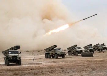 Κορυφώνονται οι συγκρούσεις Ινδίας – Πακιστάν: Κόλαση στο Τζαμού με πυραυλικές επιθέσεις και μπλακάουτ