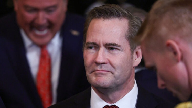 Παραίτηση-βόμβα στον Λευκό Οίκο: Εκτός ο σύμβουλος εθνικής ασφάλειας Μάικ Γουόλτς