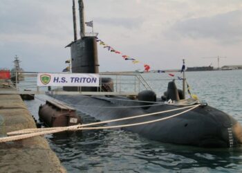 Αποσύρθηκε το Υ/Β “Τρίτων”… Χωρίς την παρουσία της ηγεσίας του ΠΝ