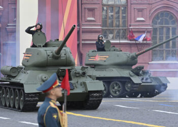 Ημέρα Νίκης στη Ρωσία – Ο Πούτιν εξυμνεί τη «γενναιότητα» των στρατιωτών στην Ουκρανία και σηκώνει τείχος απέναντι στη Δύση