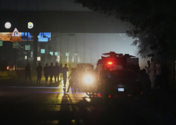 Ινδικά μαχητικά εξαπέλυσαν πυραύλους εναντίον πακιστανικών αεροπορικών βάσεων